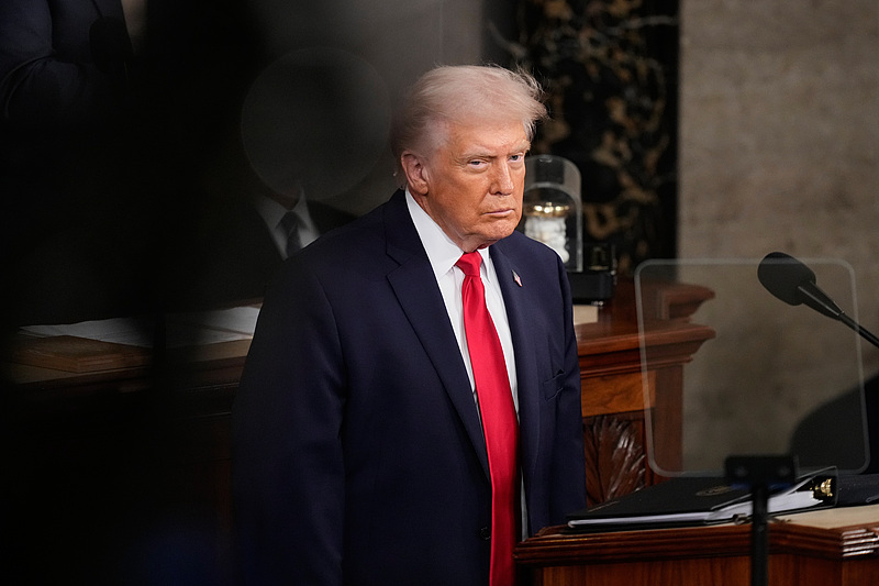 特朗普称与俄乌总统进行“良好沟通” 寻求推动